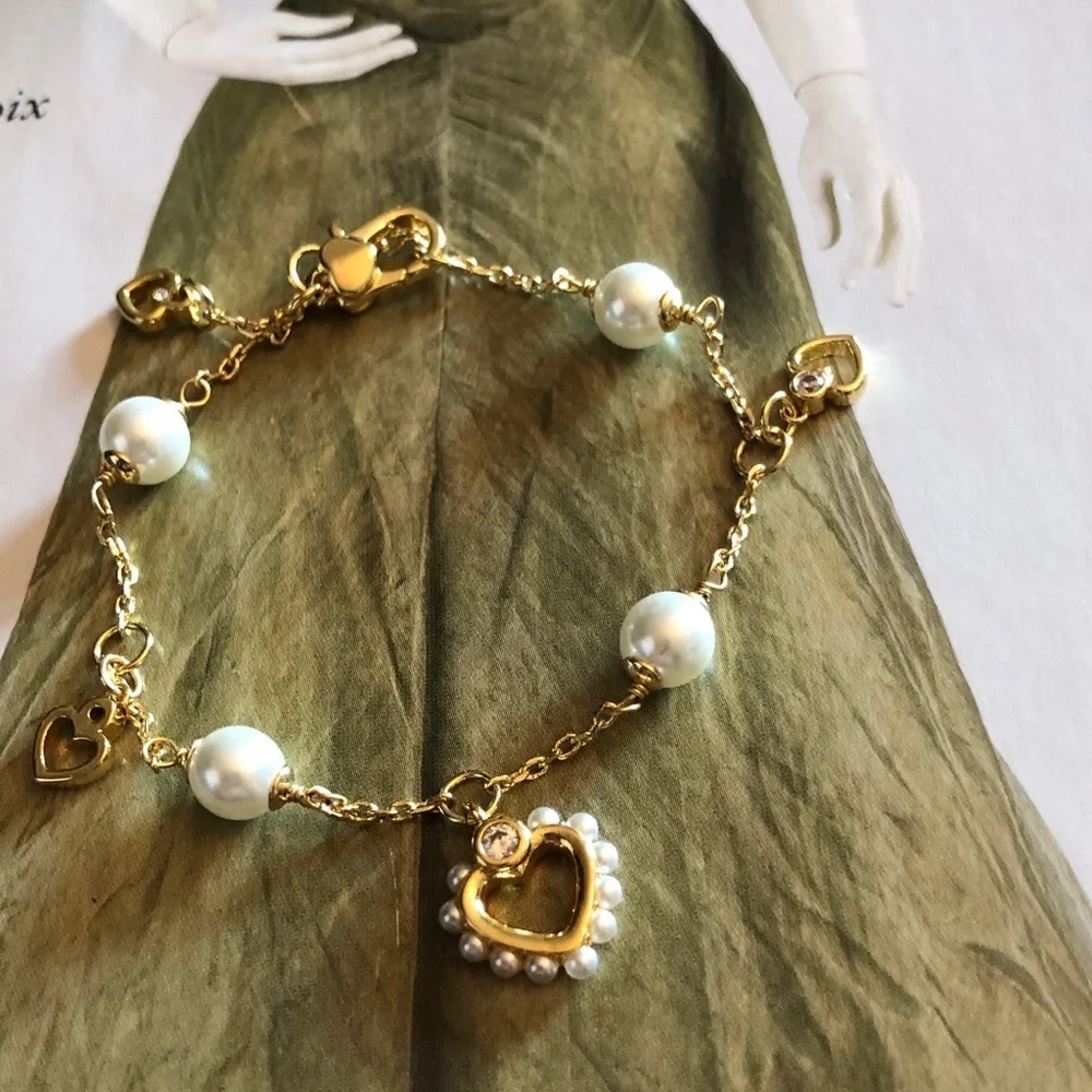 Authentic New with tag. kate spade Gold Pearl Bracelet with Heart Charm - Picture 2 of 8